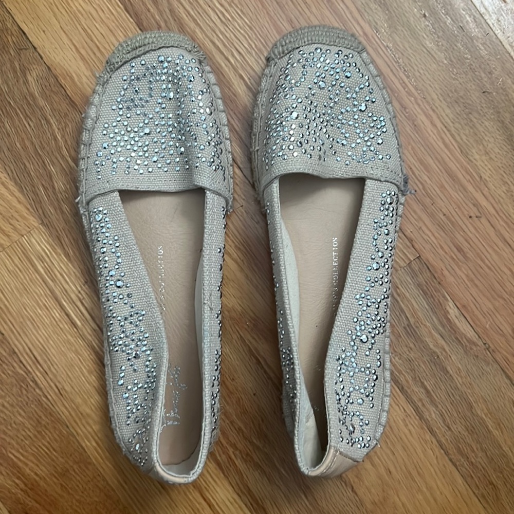 Franco Sarto beige flats in size 6M.